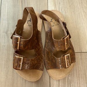 Posh Panda sandals size 6. Brand new, never worn.